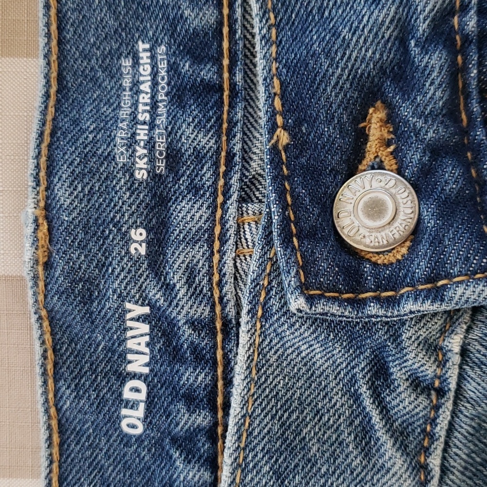 Extra High-Waisted Button-Fly Sky-Hi Straight Cropped Jeans - Size 26 - Picture 8 of 11